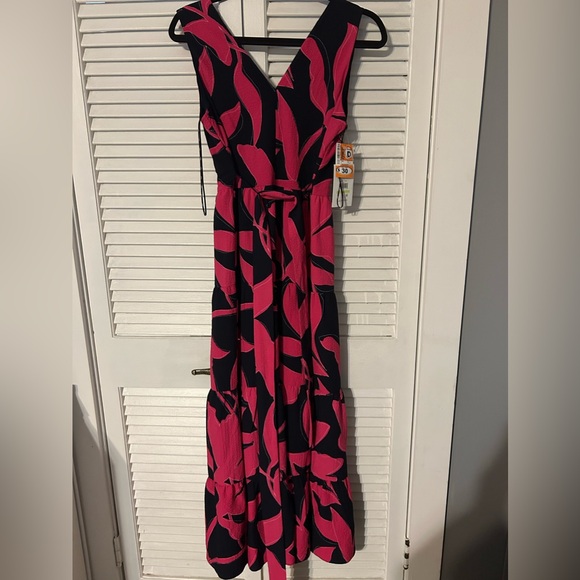 DKNY maxi dress. Size 4. Pink and navy blue. Sleeveless - Picture 1 of 5